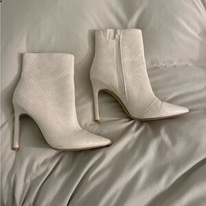 Express Cream Ankle Boots